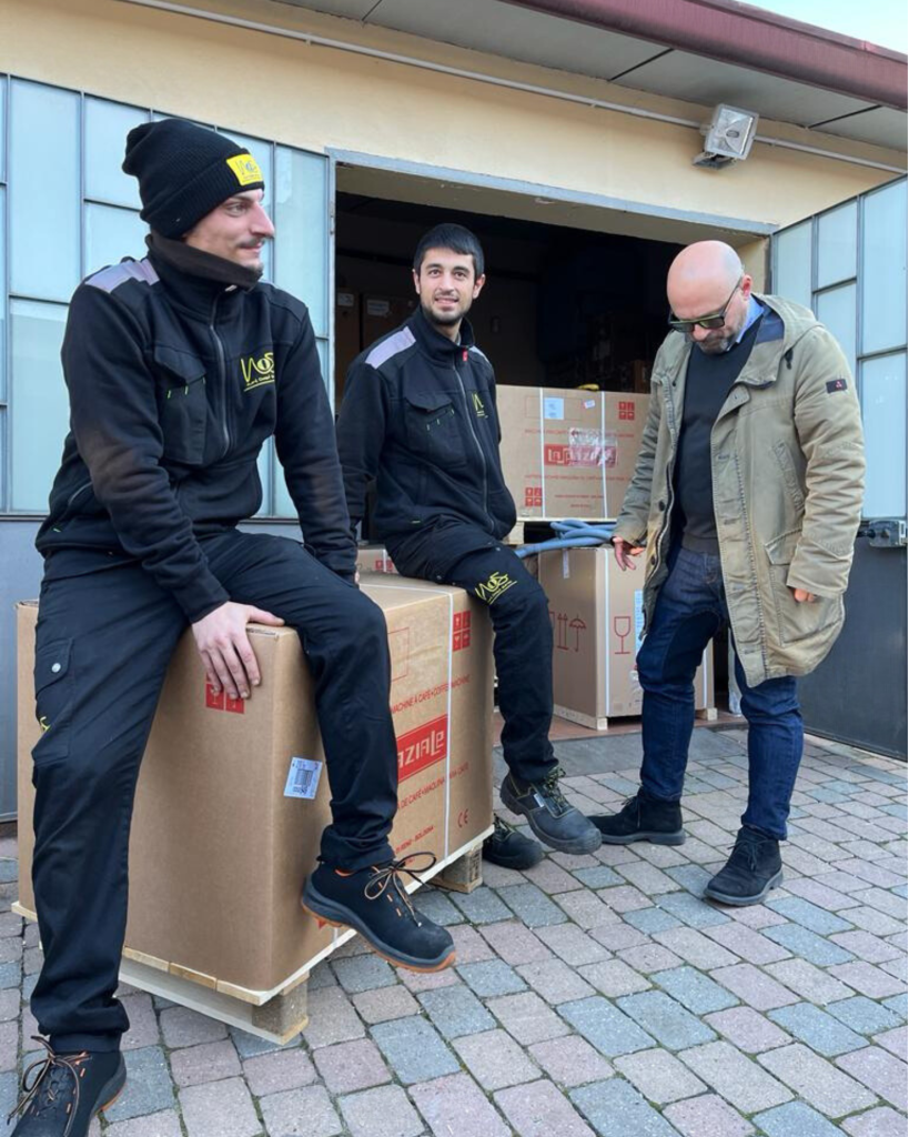 Un momento di relax durante il riassortimento del nostro magazzino La Spaziale.